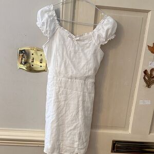 art class White Puff-Sleeve Mini Dress with Sweetheart Detail